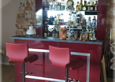 Bar en stratifié, éclairage LED.